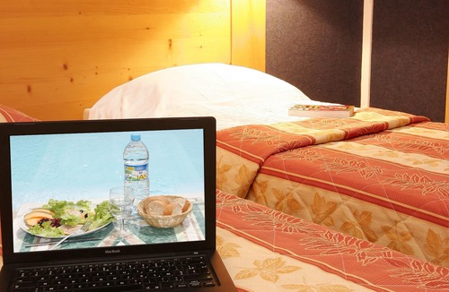 Fumel Hotel | Brit Hotel Vallee du Lot