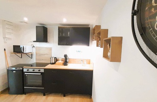 Chateauroux Apartment | Bryas 3 - wifi-cour-1chb double