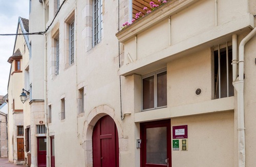 Beaune City Centre Apartment | BSH - Beaune Guigone - Parking included