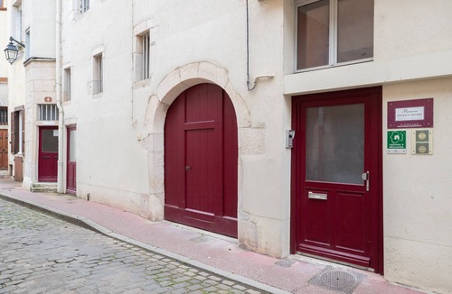 Beaune City Centre Apartment | BSH - Beaune Guigone - Parking included