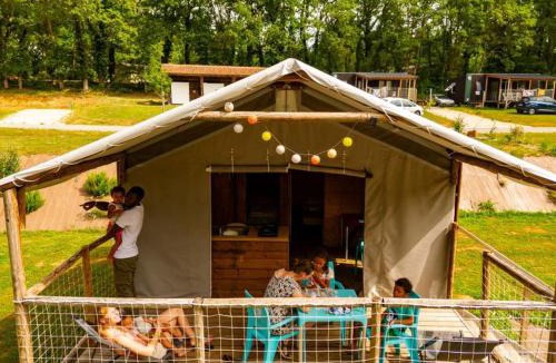 Martiel Other | Bungalow toilé avec terrasse pour 4 à Martiel - API-1-52-1505