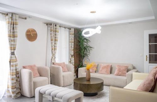 Bussy-Saint-Georges Villa | Bussy Luxury Villa - Disneyland Paris 6BDR & AC