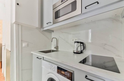 La Villette Apartment | Buttes-Chaumont canal st martin&trains stations!