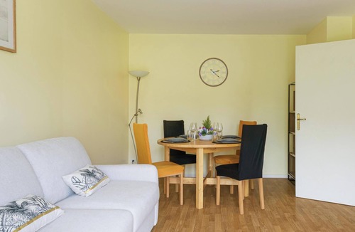 Bussy-Saint-Georges Apartment | Buxengeorgiens Giroust - T2- 10min to DisneyLand