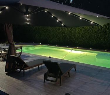 Courtenay Villa | BY NEPTUNE - La Maison Courtenay Piscine Privée, Événement autorisé