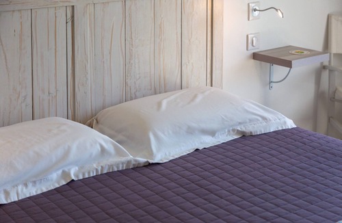 Moelan-sur-Mer Bed & Breakfast | Côté Bâbord Guest Room with Sea View, Shared Terrace and Wi-Fi