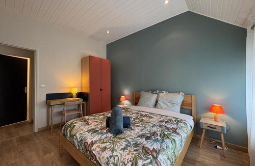 Saint-Martin-de-Brethencourt Apartment | Côté Place - Appartement centre