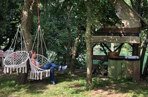 Saint-Jean-les-Deux-Jumeaux Cabin | Cabin & Canoe on the banks of the Marne