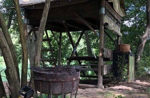 Saint-Jean-les-Deux-Jumeaux Cabin | Cabin & Canoe on the banks of the Marne