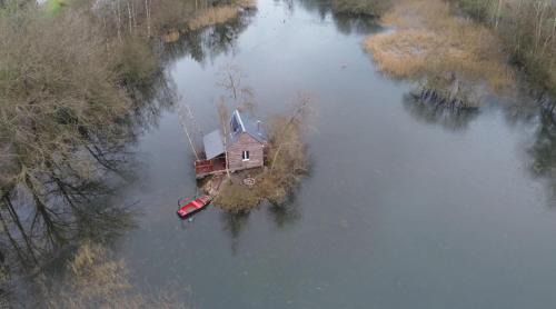 Sury-aux-Bois Ski Chalet | Cabane atypique sur une Île