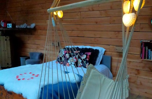 La Roche-Maurice Other | Cabane perchée avec jacuzzi