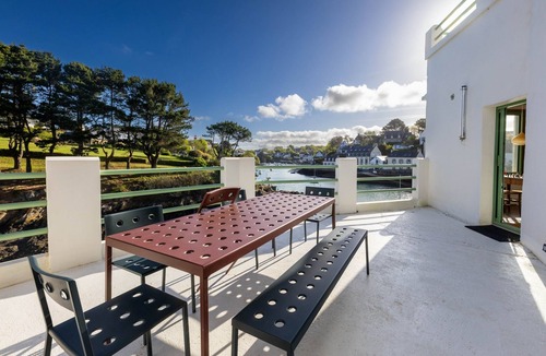 Doelan House | Café du Port - vue exceptionnelle sur le port de Doëlan