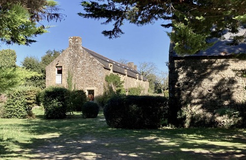 Crach House | Calm, walks and beaches just a stone's throw from the village.