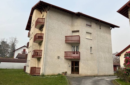 Cambo-les-Bains Apartment | Cambo-les-Bains: Bright T1 Bis with balcony, parking, pets allowed