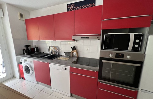 Cambo-les-Bains Apartment | Cambo-les-Bains: Quiet 2-room apartment with parking and Internet