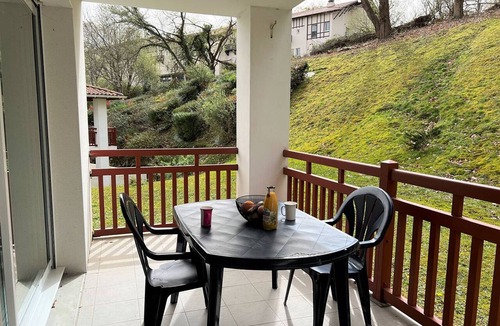 Cambo-les-Bains Apartment | Cambo-les-Bains: Quiet 2-room apartment with parking and Internet