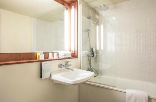 Dammarie Les Lys Hotel | Campanile Melun Sud - Dammarie les Lys