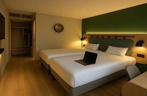 Riom Hotel | Campanile NATURE - Clermont Ferrand Nord Riom
