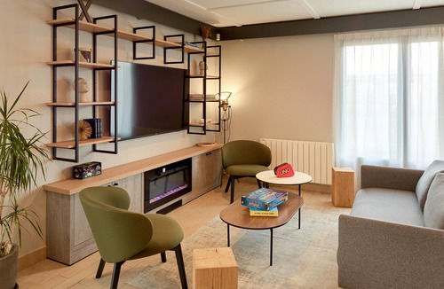 Meaux Hotel | Campanile NATURE - Meaux