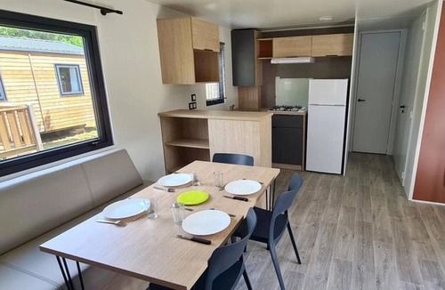 Lavelanet House | Camping 3 étoiles - Piscine - ccbgbia