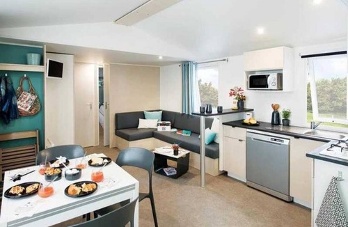 Kerroch House | Camping 3 étoiles - Piscine - eehgii