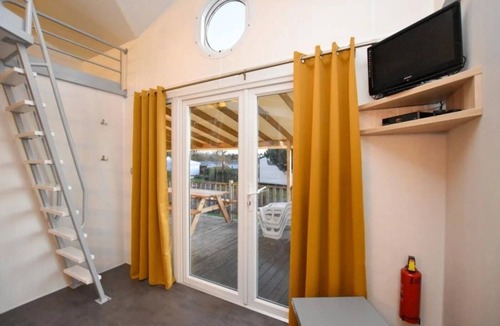 Thiviers House | Camping 3 étoiles - Piscine - ccagi0h