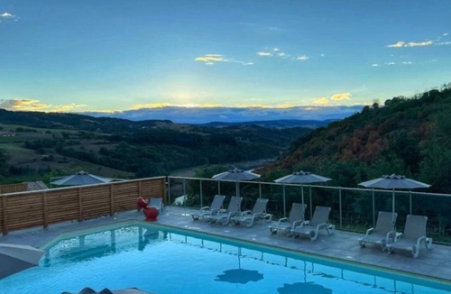 Cordelle House | Camping 4 étoiles - Piscine - ccbgead