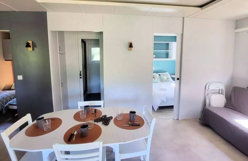 Joyeuse Ski Chalet | Camping Bois Simonet**** - Chalet Acacia 3 Rooms 6 People Air Conditioned