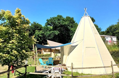 Guillac Cabin | Camping des Cerisiers* - Tipi 3 rooms 4 people Without Sanitary