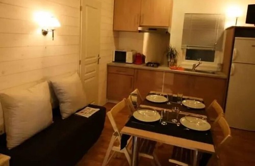 Saint-Martin-de-Queyrieres Ski Chalet | Camping-Caravaneige l'Iscle de Prelles * - Chalet Grand Confort Type Modulo 24 - 24 m2/2 bedrooms - Covered terrace 15 m2 6 people