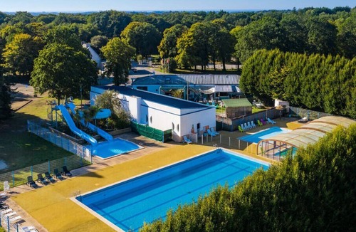 Saint-Yvi House | Camping Le Bois de Pleuven **** - Mobile Home Classic 4 room flat 6 People