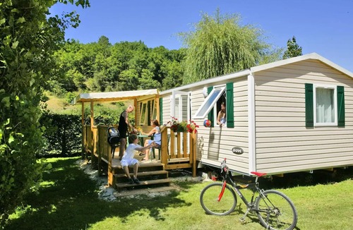 Marcillac-Saint-Quentin House | Camping Le Pont de Mazerat **** - Safari tent 35m² 5 people