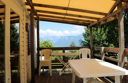 Miribel-les-Echelles House | Camping Le Balcon de Chartreuse* - Mobile home Myrtille 4 rooms 8 people