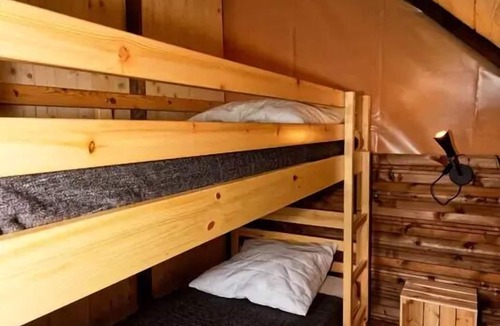 Vollore-Ville RV Rental | Camping le Grün de Chignore - Canadian 3 Rooms 4 People