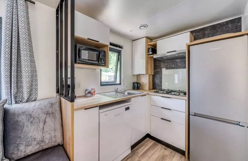 Saint-Paul-en-Born House | Camping maeva Escapades La Clairière * - Comfort Mobile Home 4 Rooms 6 People + TV