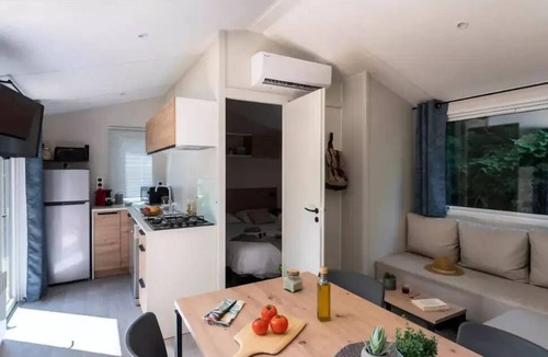 La Trinite-sur-Mer House | Camping Romanée Le Kervilor* - PREMIUM mobile home - 3 bedrooms for 6 people