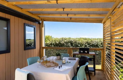 La Trinite-sur-Mer House | Camping Romanée Le Kervilor* - PREMIUM mobile home - 3 bedrooms for 6 people