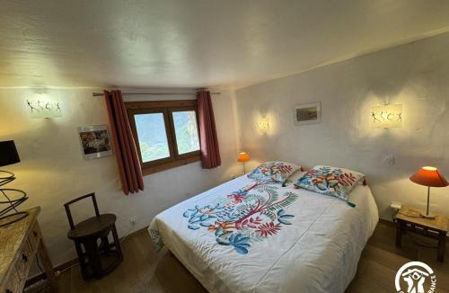 Montbolo House | Can prim