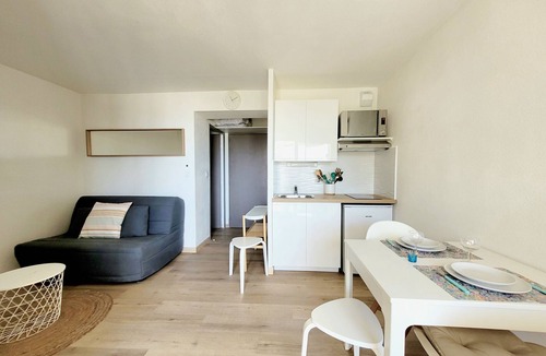 Canet-en-Roussillon Apartment | Canet-en-Roussillon Modern Apartment T2 - Parking - Air Conditioning - 4 pers
