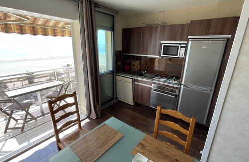 Le Grand Large Apartment | Canet-plage, T2 Face Mer, 46m2,traversant, Parking Couvert, Clim Mobile, Wifi