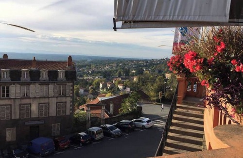 Thiers Apartment | Cap Coutellerie - Appartement 10 Personnes - Hypercentre de Thiers