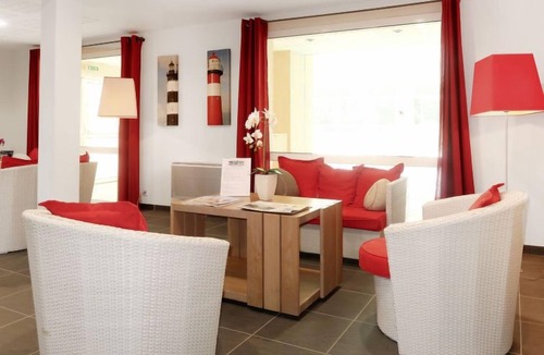 Sables-d'Or-les-Pins Apartment | Cap Green 25A by Interhome