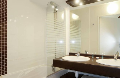 Sables-d'Or-les-Pins Apartment | Cap Green 36X by Interhome