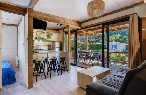 Vaulnaveys-le-Bas RV Rental | Caravan “Chalet Portland N°42” with Shared Pool