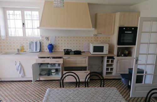 Savigne-lʼEveque House | Caravane