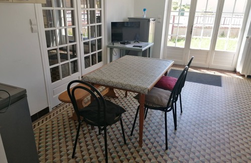 Savigne-lʼEveque House | Caravane