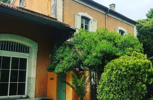 Pomas House | CARCASSONNE : GRAND LOFT AVEC PISCINE PRIVEE DANS VIEILLE GARE