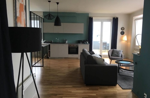 Locmiquelic Apartment | Cargo Loft, 90 m2 apartment facing the sea