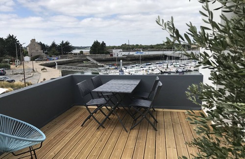 Locmiquelic Apartment | Cargo Loft, 90 m2 apartment facing the sea