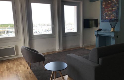 Locmiquelic Apartment | Cargo Loft, 90 m2 apartment facing the sea